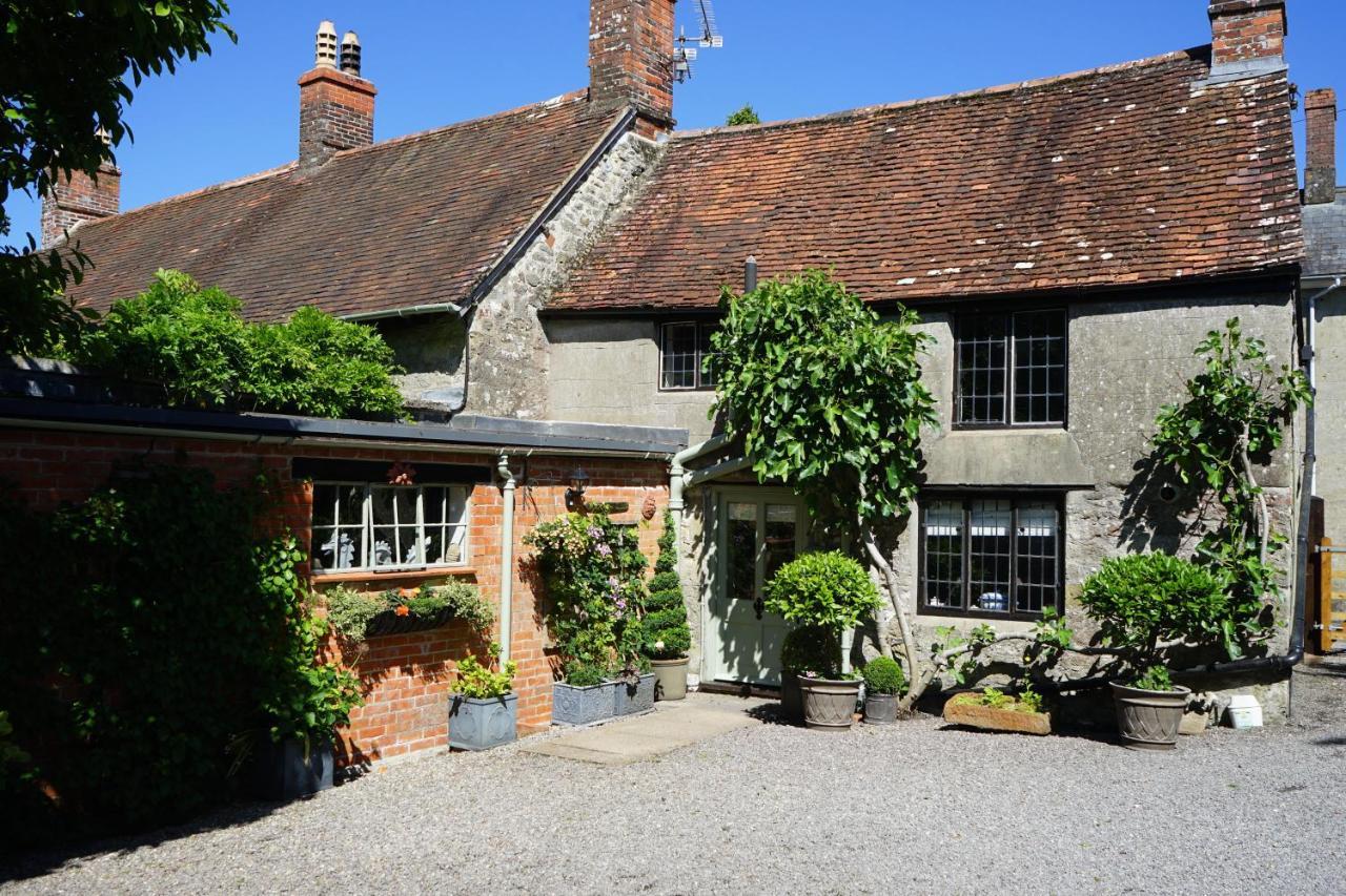 Villa Stunning Historic 2-Bed House In Shaftesbury Extérieur photo