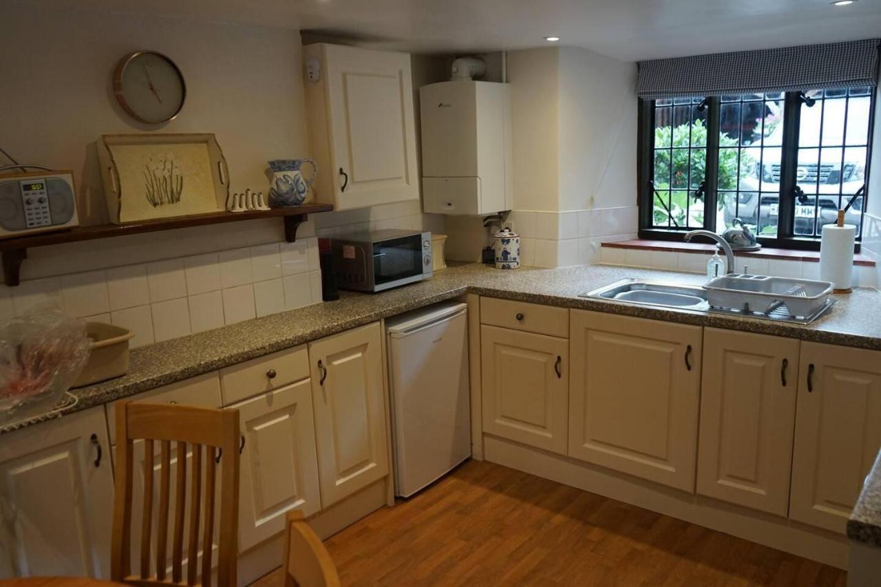 Villa Stunning Historic 2-Bed House In Shaftesbury Extérieur photo